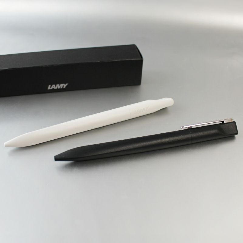 【名入れ対応】 LAMY xevo ラミー セヴォ  ボールペン  ツイスト式 樹脂 ブラック ライトグレー 文房具 筆記具 ギフト 誕生日 クリスマス 記念品 彫刻