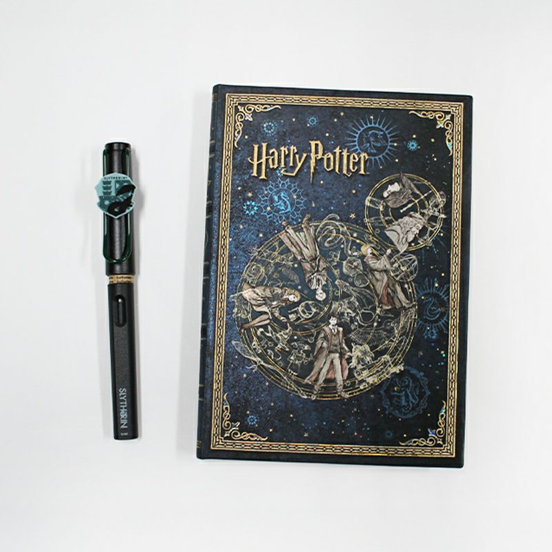 【名入れ無料】ハリーポッター Harry Potter ハリポタ ラミー サファリ LAMY Safari 万年筆 ペーパーブランクス Paperblanks スリザリン ホグワーツの伝説 midi 無地 ノート 2点セット